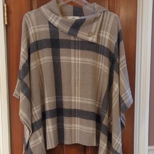Entro Plaid Poncho in Gray and Cream